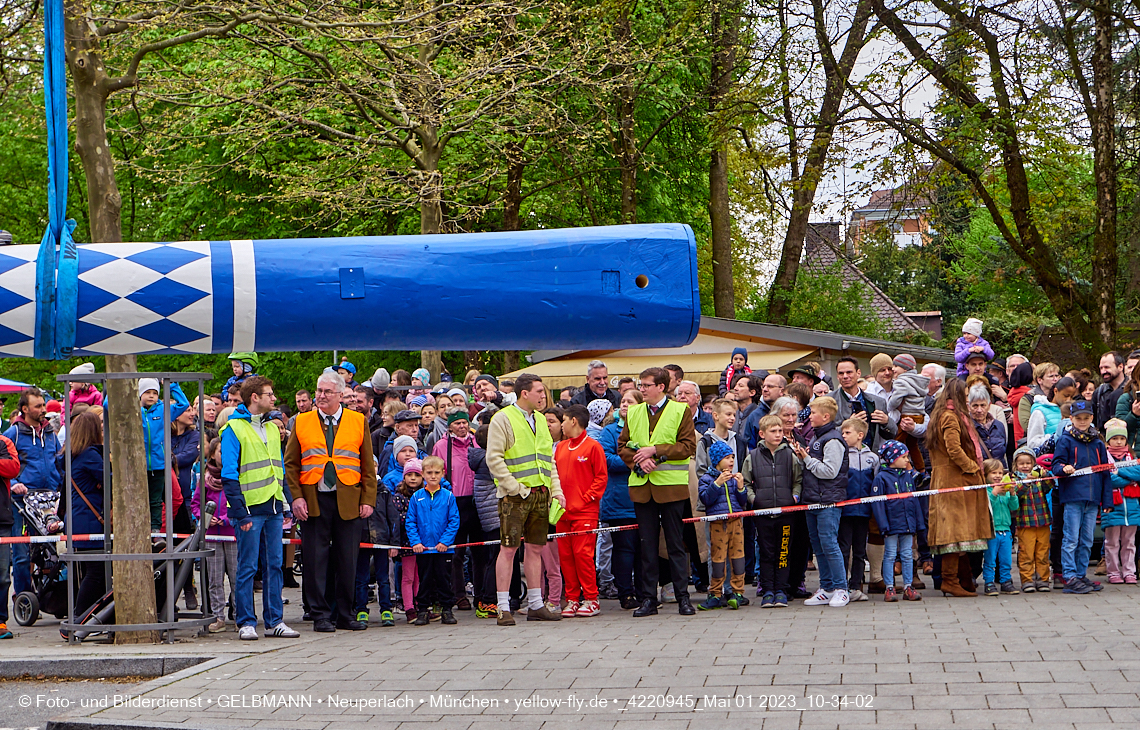 01.05.2023 - Maibaumaufstellung in Berg am Laim